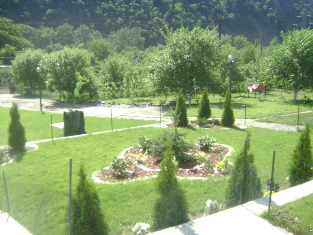 Pension Casa Natura Băile Herculane Exteriör bild