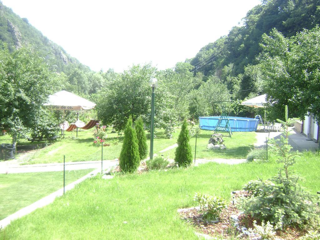 Pension Casa Natura Băile Herculane Exteriör bild